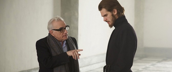 Scorsese dando instrucciones durante el rodaje de <i>Silence</i> al principal protagonista, Andrew Garfield