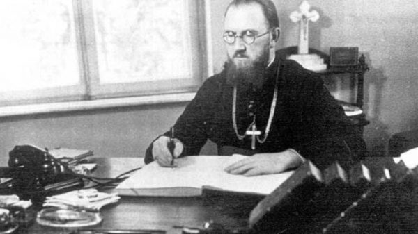 Vasile Aftenie, primer obispo católico mártir en Rumanía (10 de mayo de 1950).