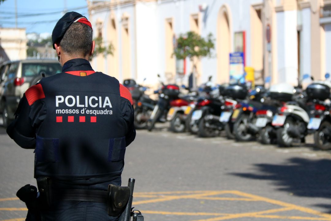 En defensa de la policía y las instituciones catalanas