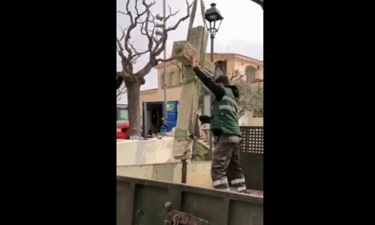 cruz sant vicenç de montalt