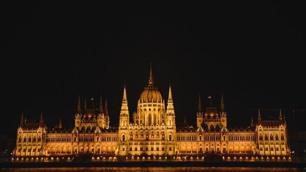 política familia Hungría