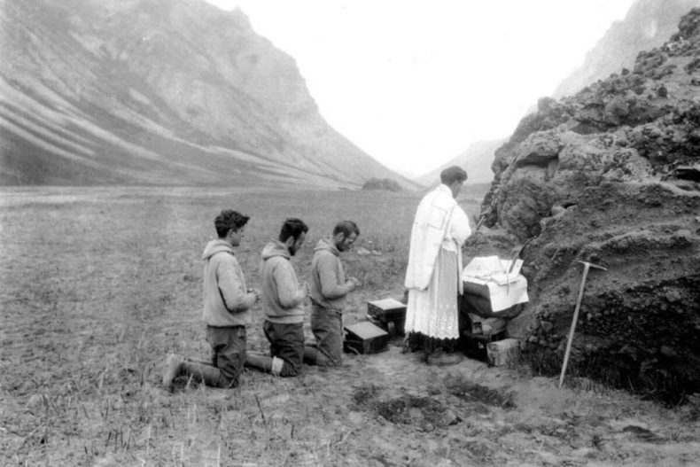 padre hubbard sacerdote fe alaska