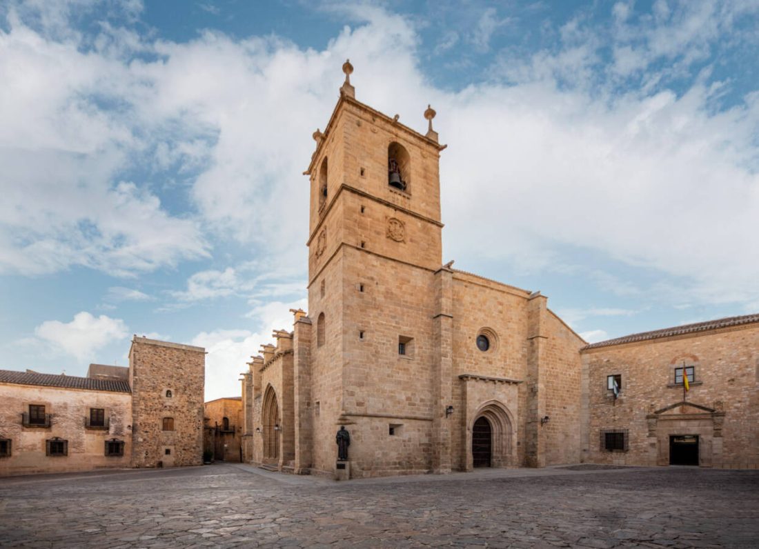 cobrar entrada templos