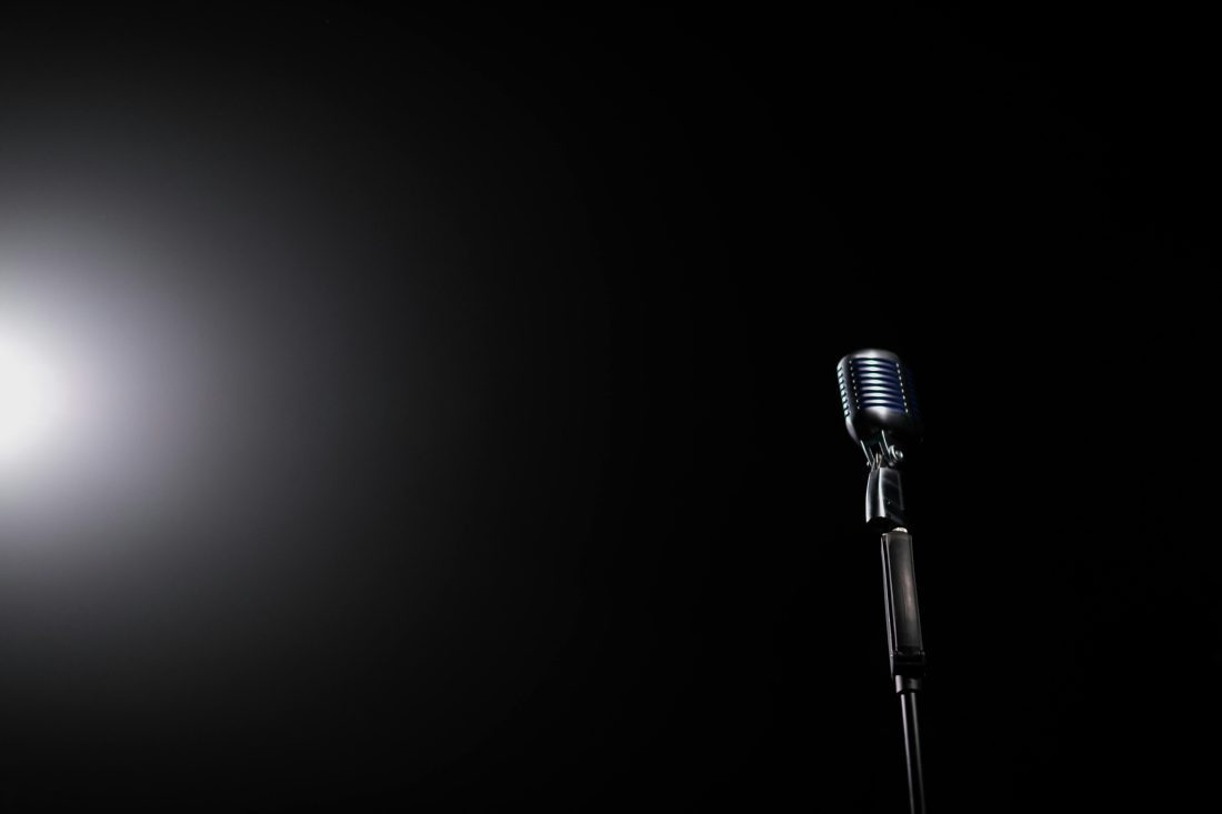 Callar no es pasividad: es un acto de dominio, una afirmación interior