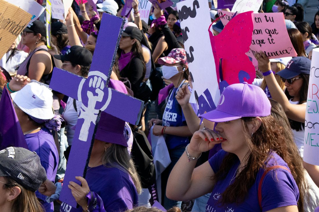 mujer 8M feminismo