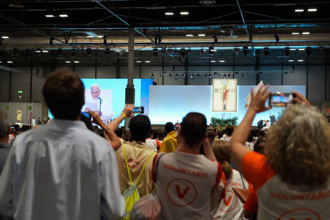 ifema voluntarios papa león madrid