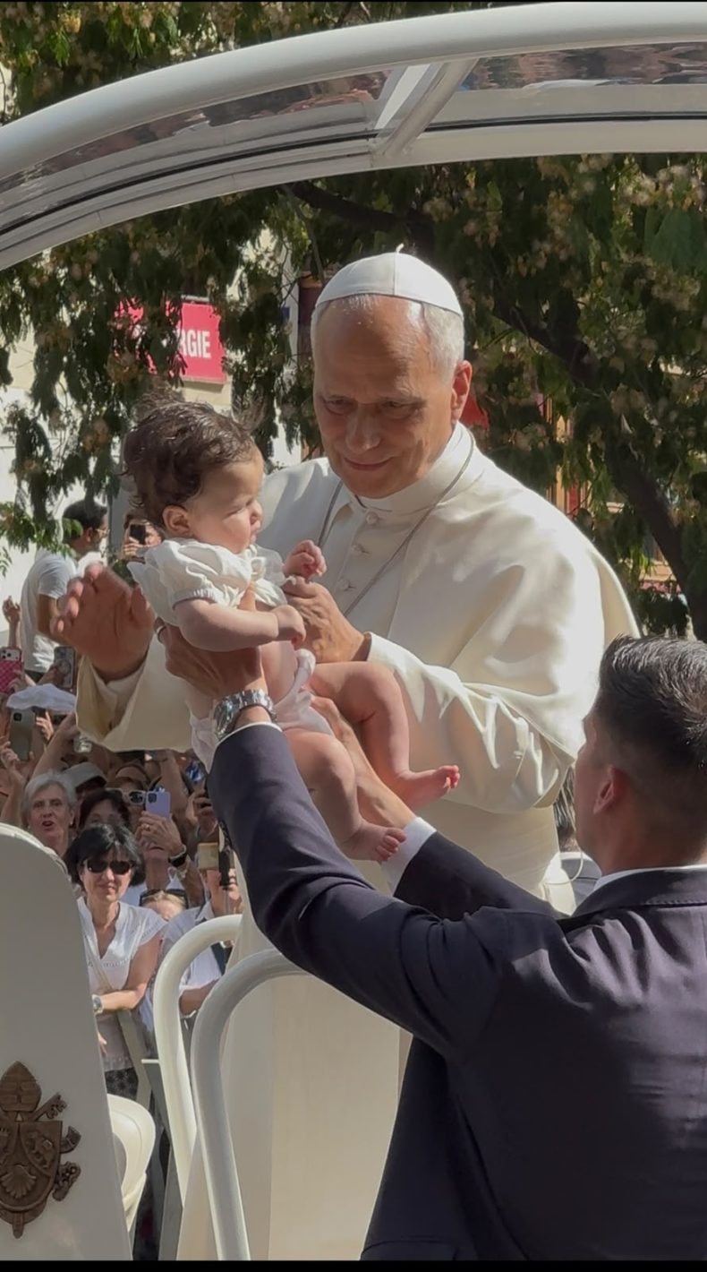 papa bendice bebés madrid