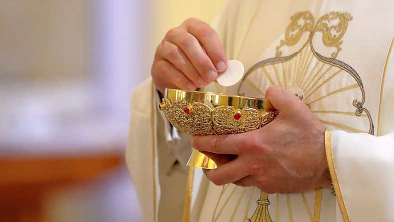 Gracia de Dios Eucaristía Comunión reverente