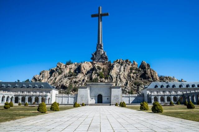 valle de los caídos cruz